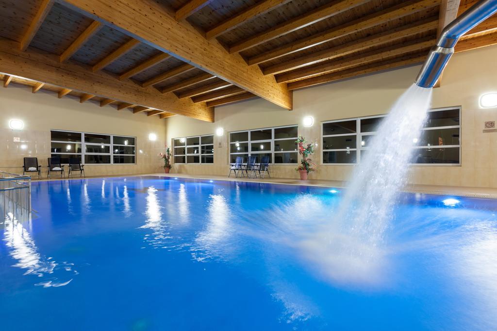 Bursztyn - Bernstein Spa & Wellness ドンプキ エクステリア 写真