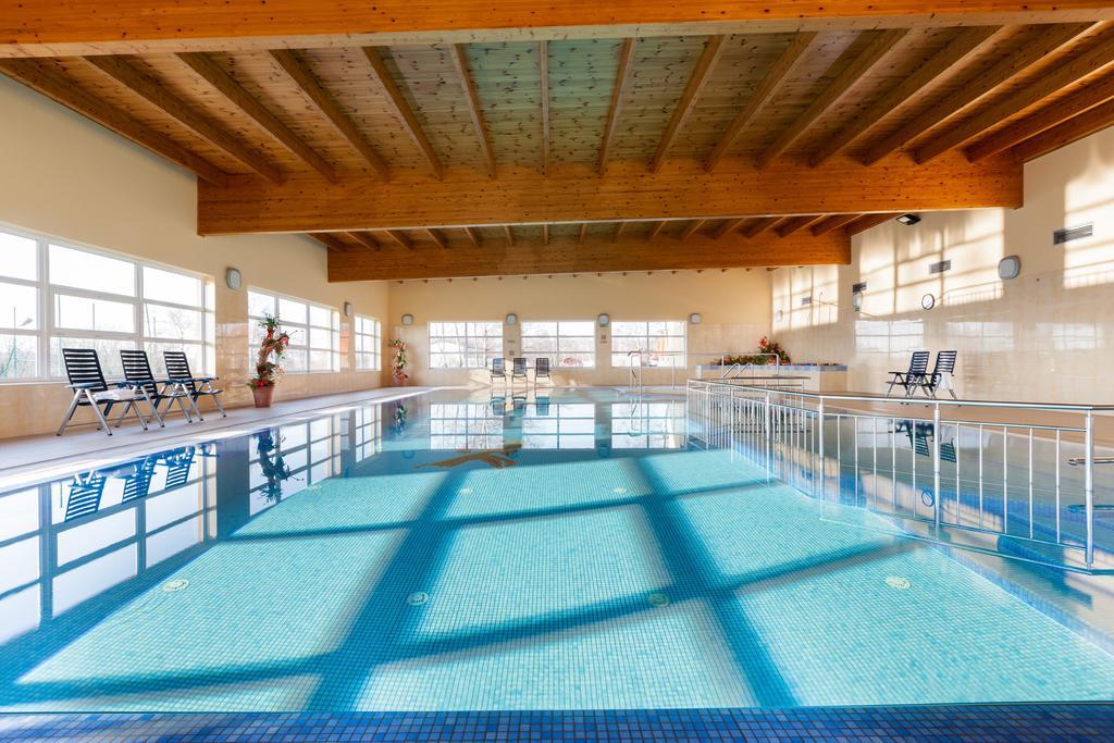 Bursztyn - Bernstein Spa & Wellness ドンプキ エクステリア 写真