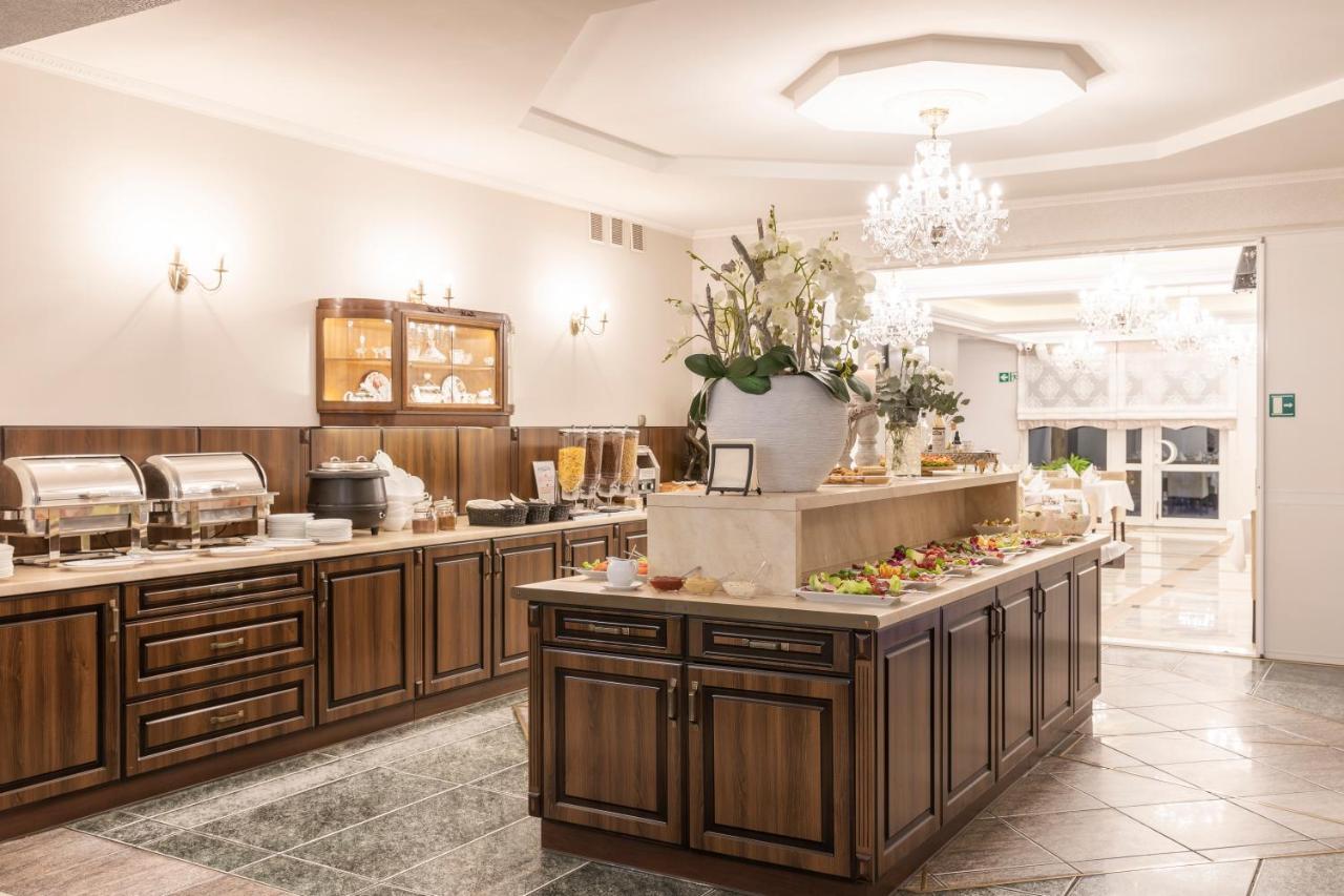 Bursztyn - Bernstein Spa & Wellness ドンプキ エクステリア 写真